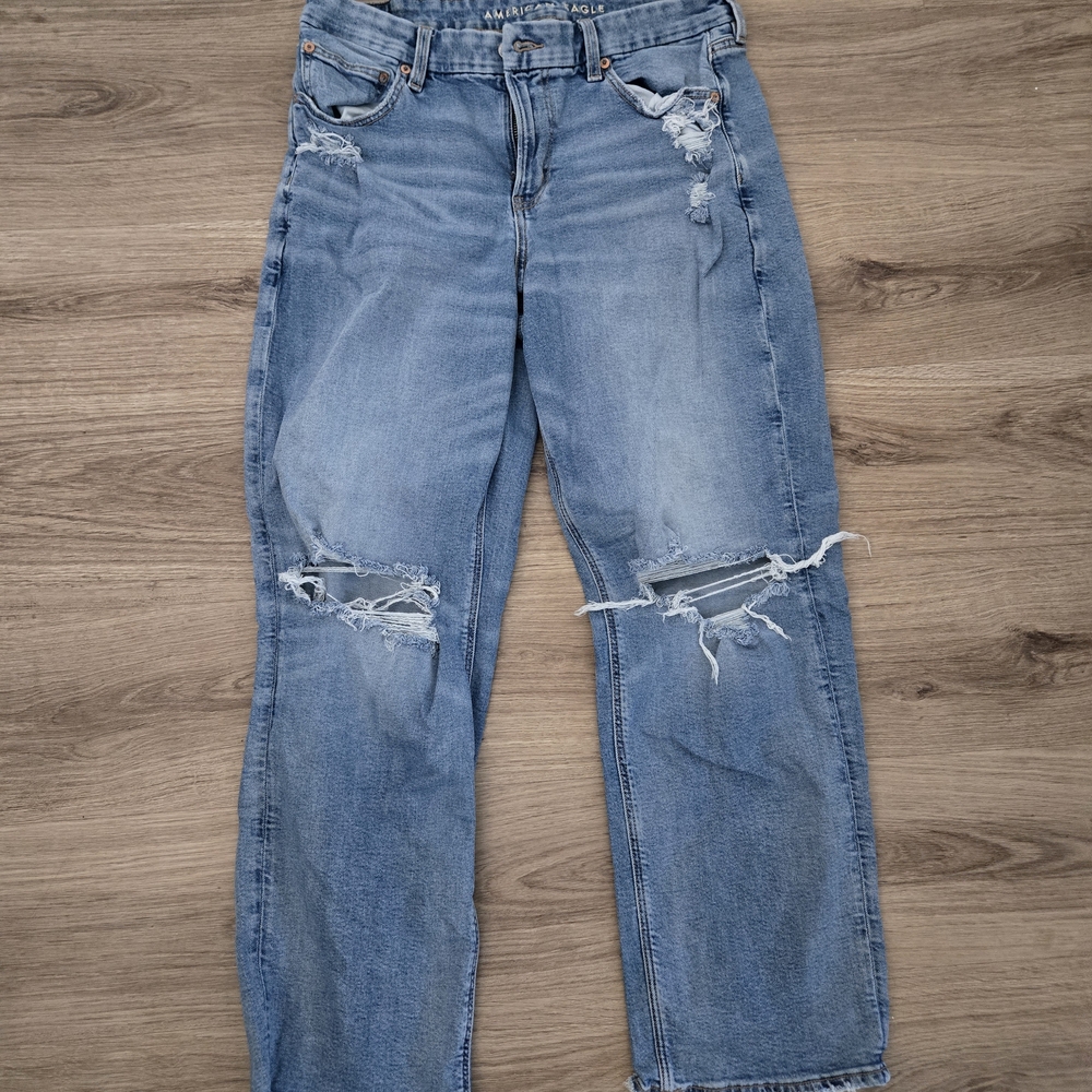 American Eagle Outfitters Light Blue Distressed Boyfriend Jeans